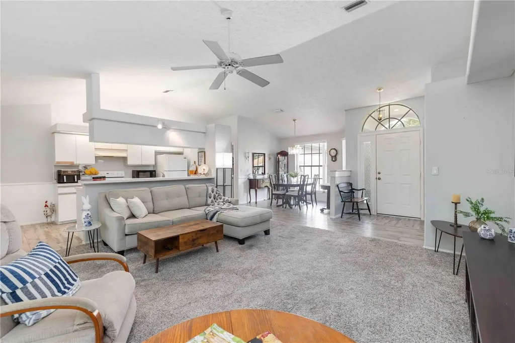 4524 28th Avenue Drive E Bradenton FL 34208