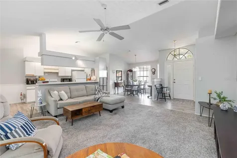 4524 28th Avenue Drive E Bradenton FL 34208