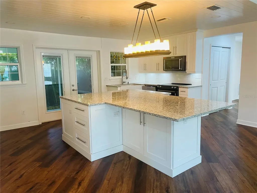 1330 S Jefferson Avenue Sarasota FL 34239