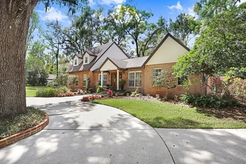 36805 Waterfall Drive Dade City FL 33525