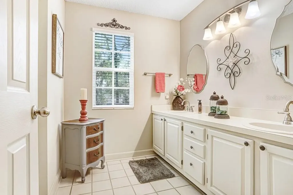 36805 Waterfall Drive Dade City FL 33525