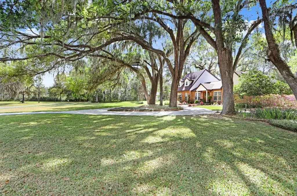 36805 Waterfall Drive Dade City FL 33525