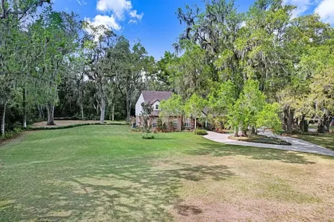 36805 Waterfall Drive Dade City FL 33525