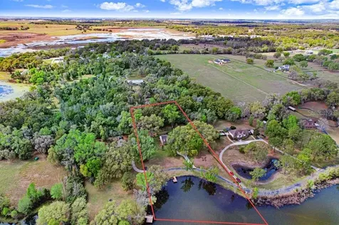 36805 Waterfall Drive Dade City FL 33525