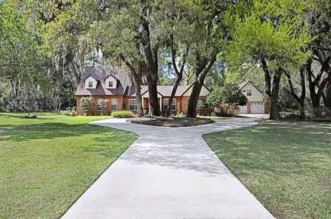 36805 Waterfall Drive Dade City FL 33525