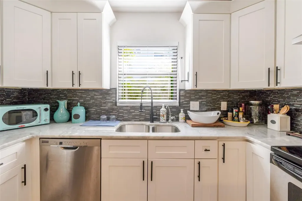 4925 Remington Drive Sarasota FL 34234