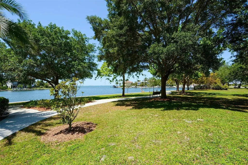 4925 Remington Drive Sarasota FL 34234