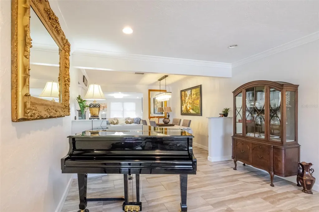 4925 Remington Drive Sarasota FL 34234