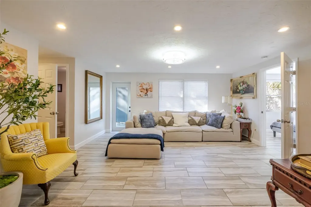 4925 Remington Drive Sarasota FL 34234