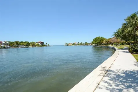 4925 Remington Drive Sarasota FL 34234