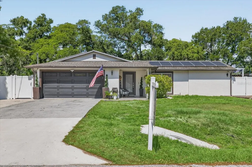 6816 E Creek Drive Tampa FL 33615