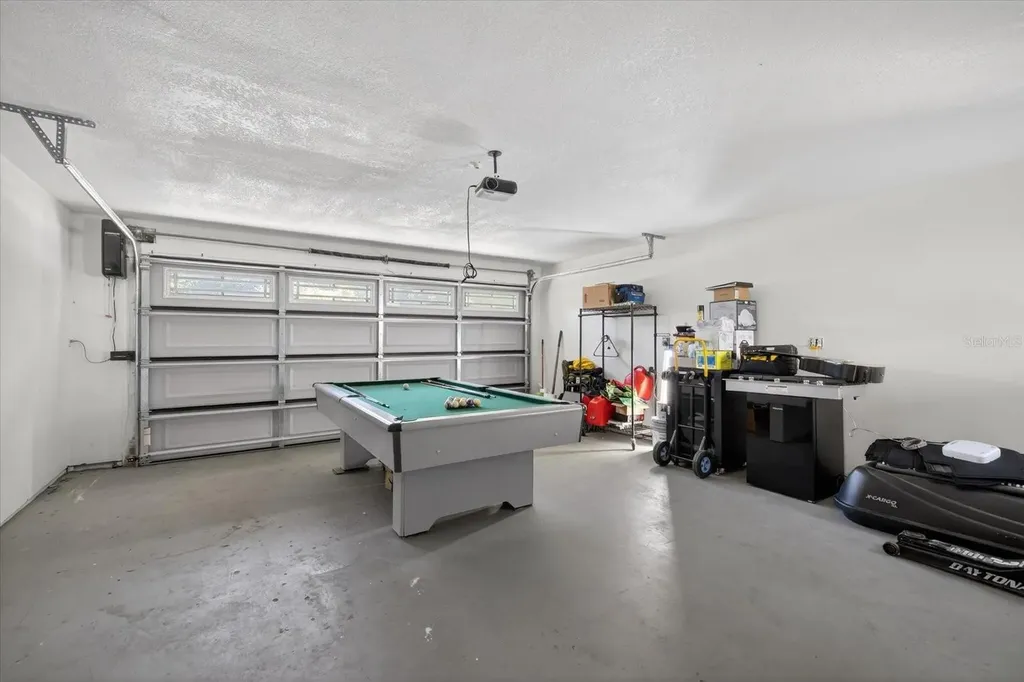 6816 E Creek Drive Tampa FL 33615