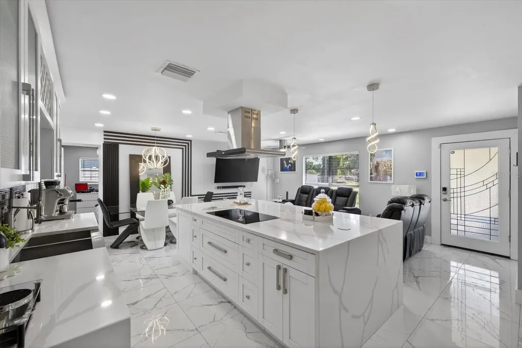 6816 E Creek Drive Tampa FL 33615