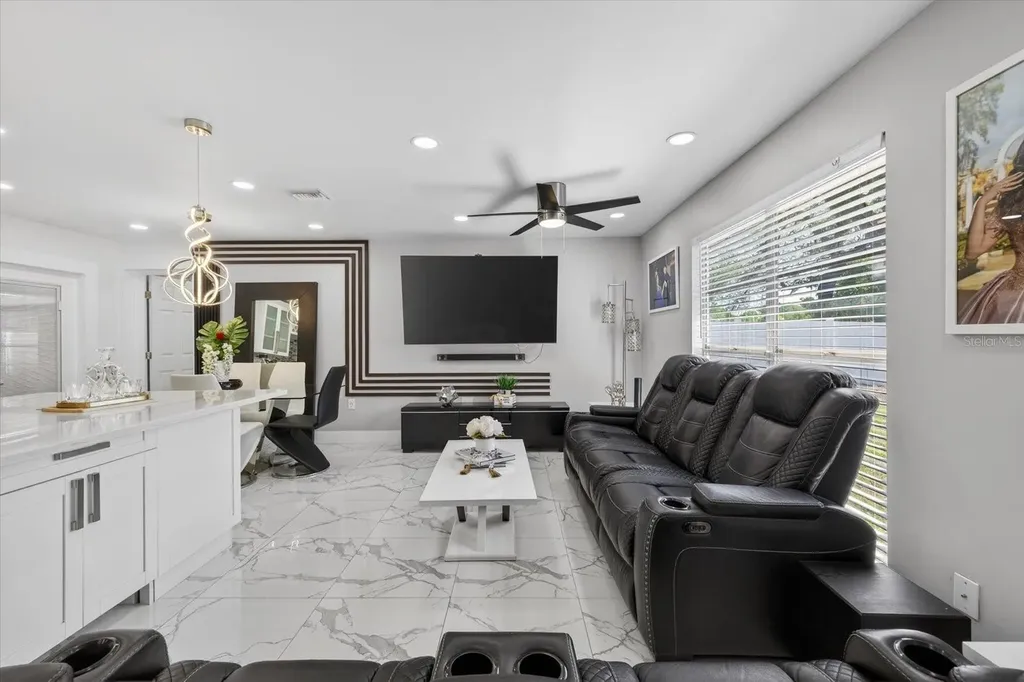 6816 E Creek Drive Tampa FL 33615