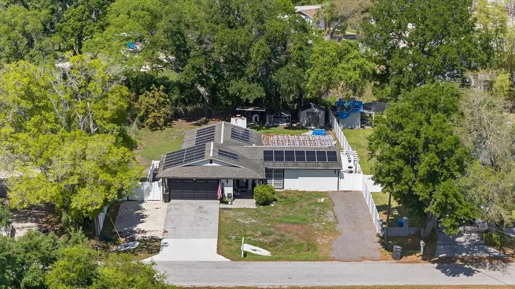 6816 E Creek Drive Tampa FL 33615