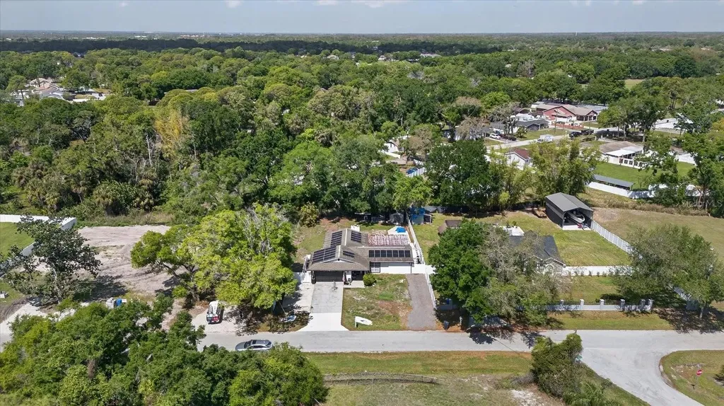 6816 E Creek Drive Tampa FL 33615