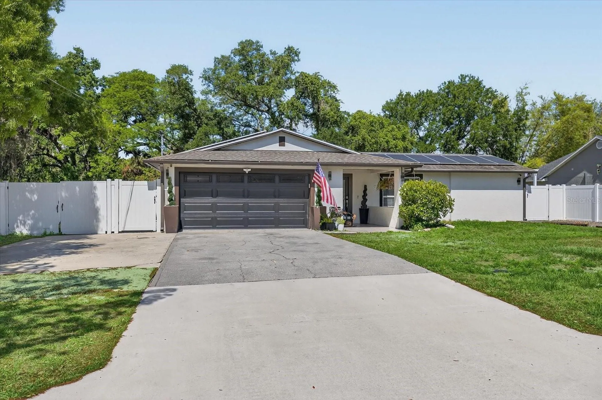 6816 E Creek Drive Tampa FL 33615