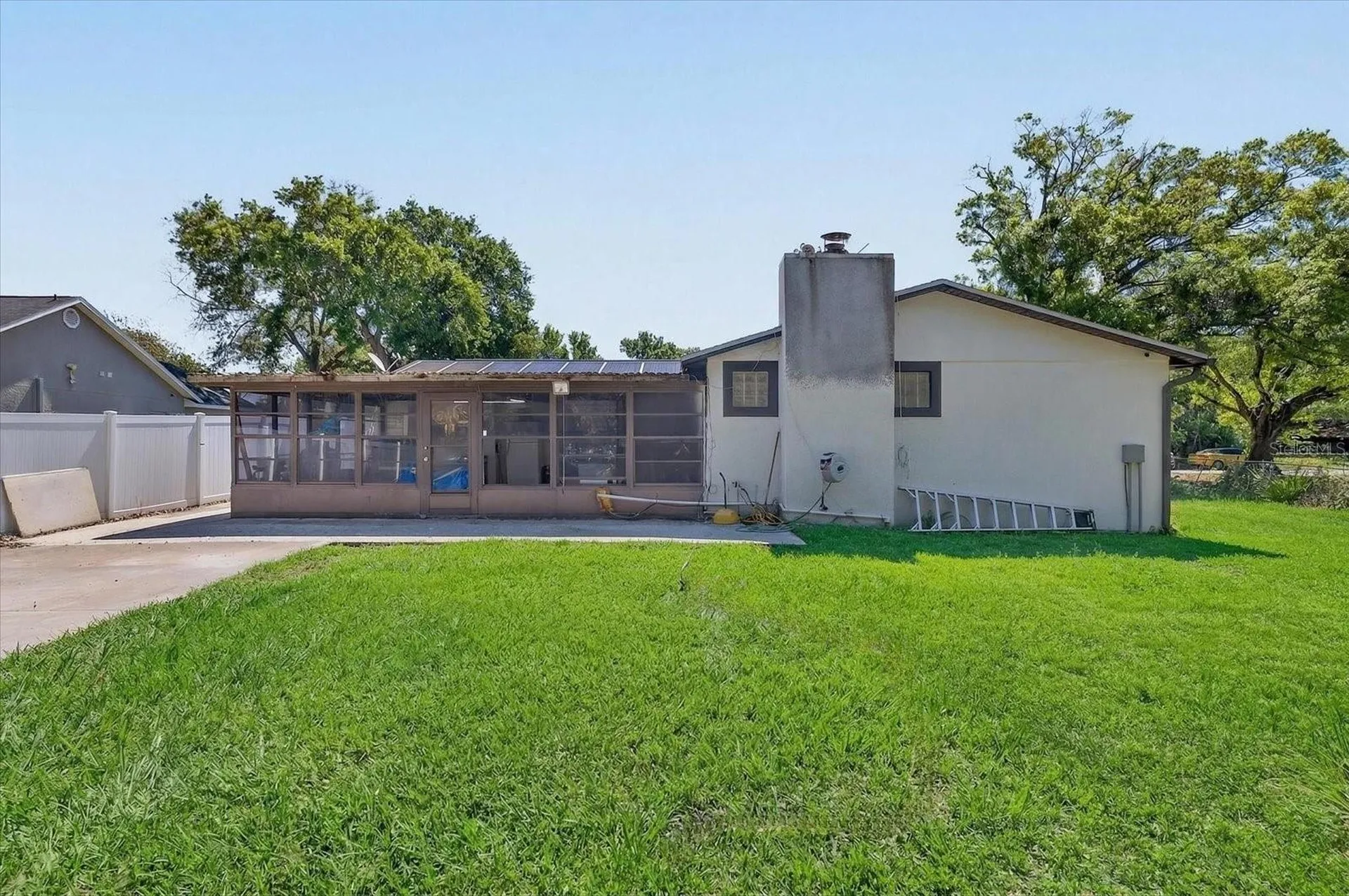 6816 E Creek Drive Tampa FL 33615