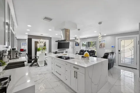 6816 E Creek Drive Tampa FL 33615