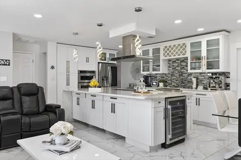 6816 E Creek Drive Tampa FL 33615