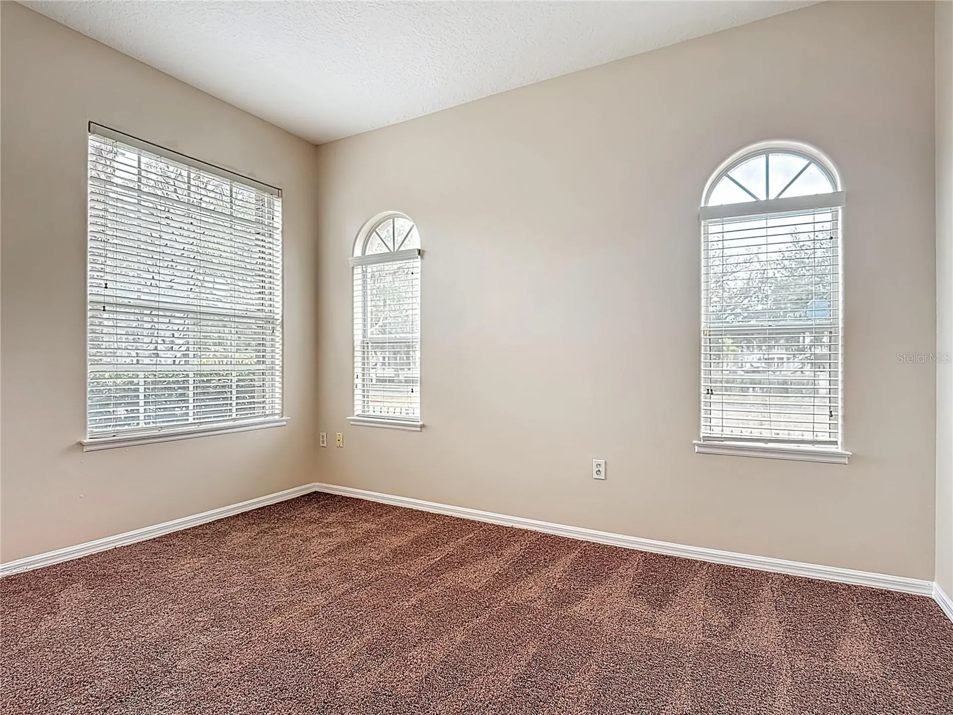 2834 Eagle Eye Court Kissimmee FL 34746