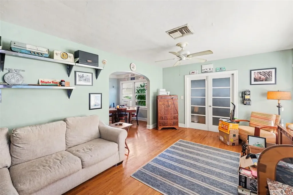 1228 15th Street N St Petersburg FL 33705