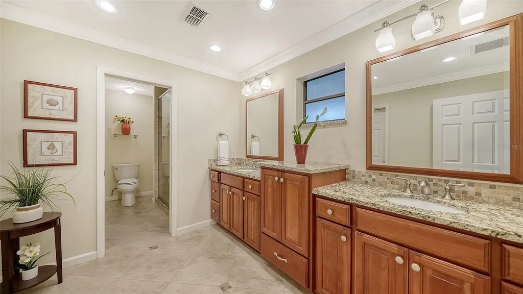 5345 Siesta Court Sarasota FL 34242