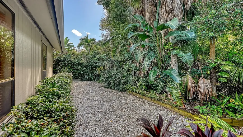 5345 Siesta Court Sarasota FL 34242
