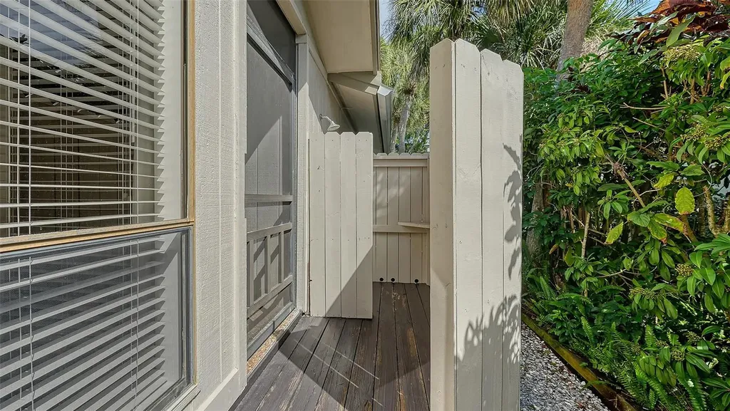 5345 Siesta Court Sarasota FL 34242