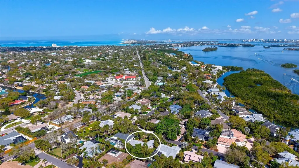 5345 Siesta Court Sarasota FL 34242