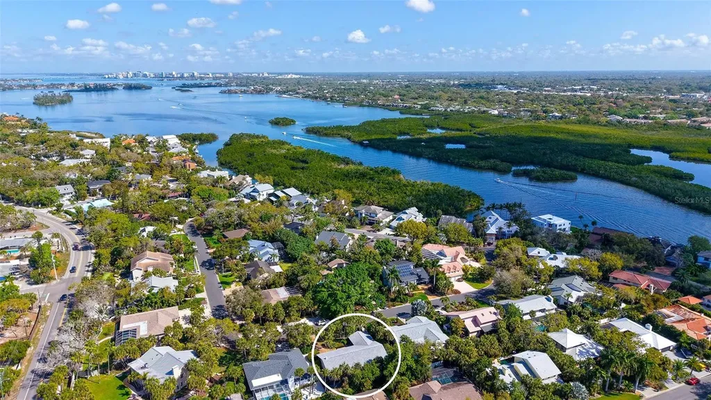 5345 Siesta Court Sarasota FL 34242