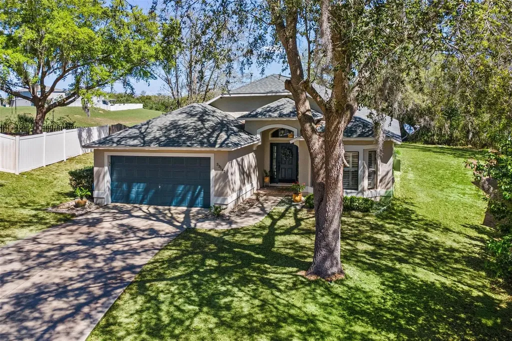 33142 Kaylee Way Leesburg FL 34788