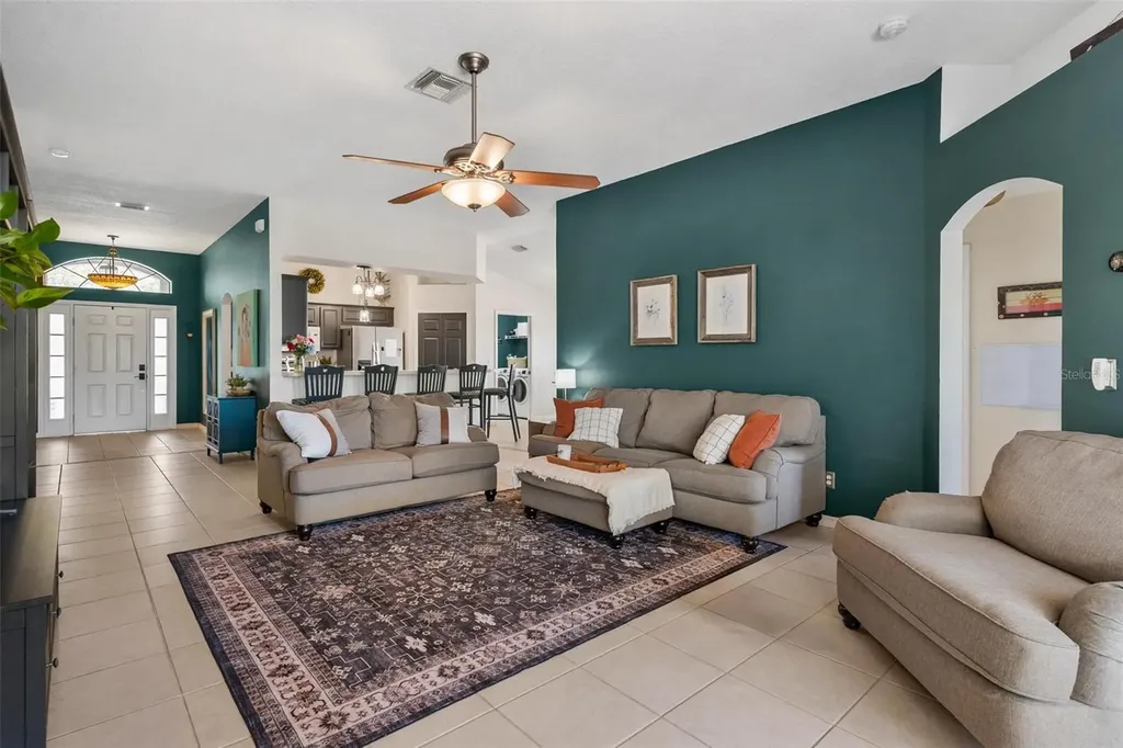 33142 Kaylee Way Leesburg FL 34788
