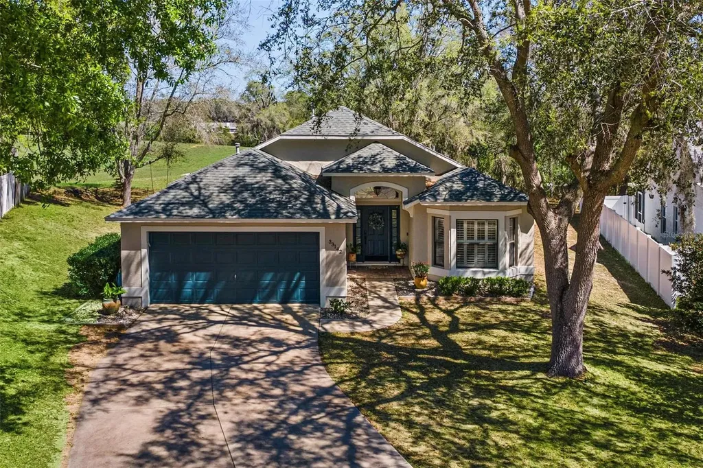 33142 Kaylee Way Leesburg FL 34788