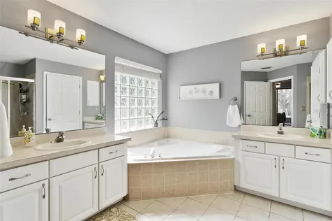 33142 Kaylee Way Leesburg FL 34788