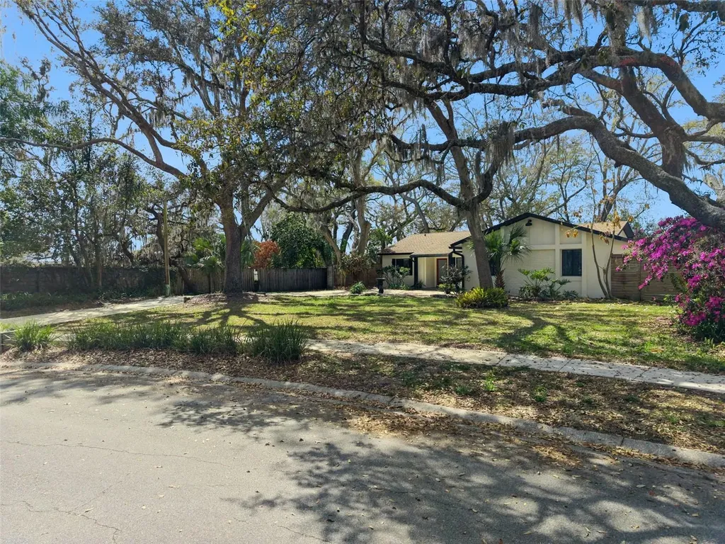 1230 Hollyridge Trail Maitland FL 32751