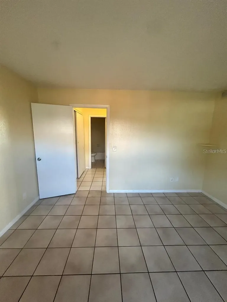 1627 W Oak Ridge Road Orlando FL 32809