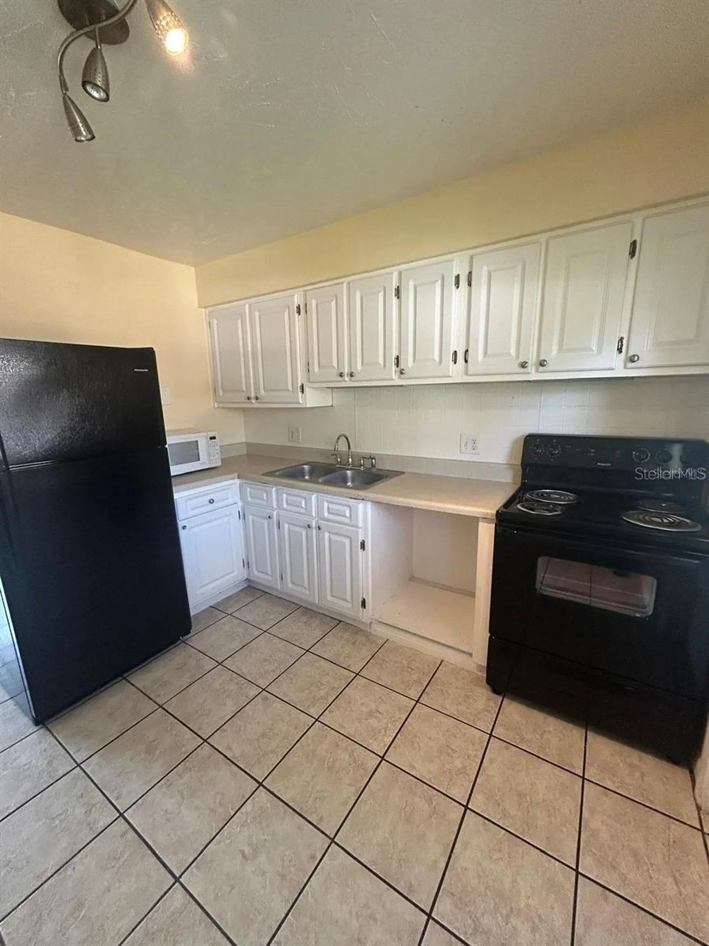 1627 W Oak Ridge Road Orlando FL 32809