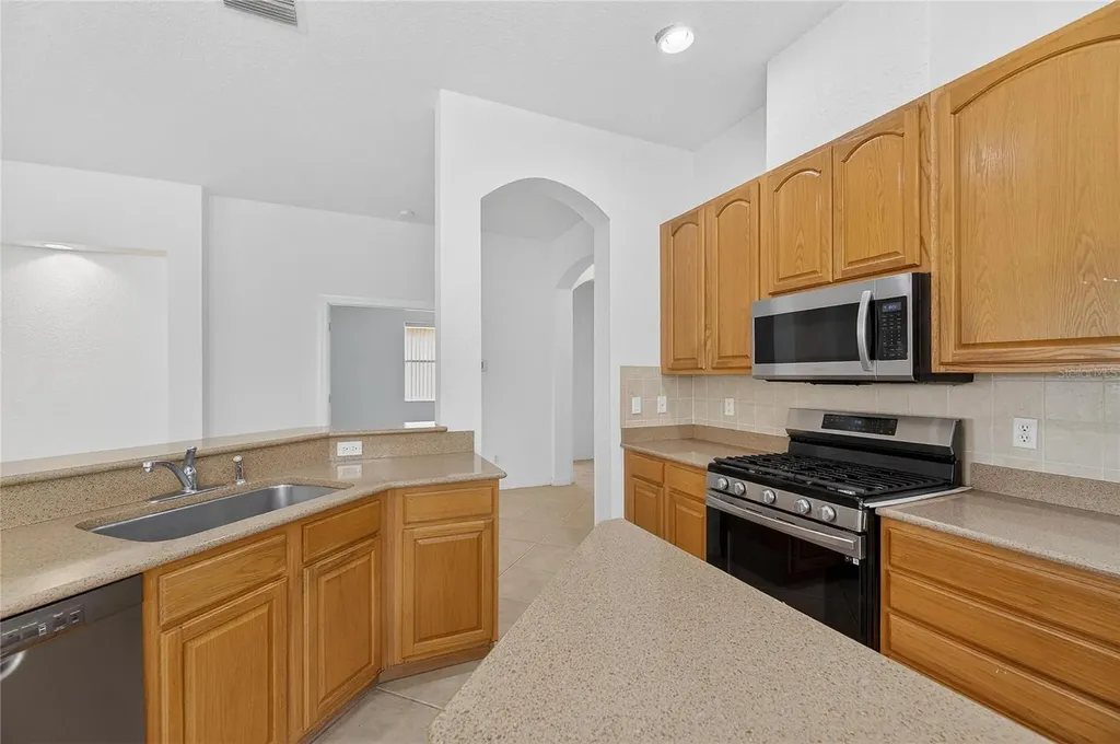 1013 Emerald Dunes Drive Sun City Center FL 33573