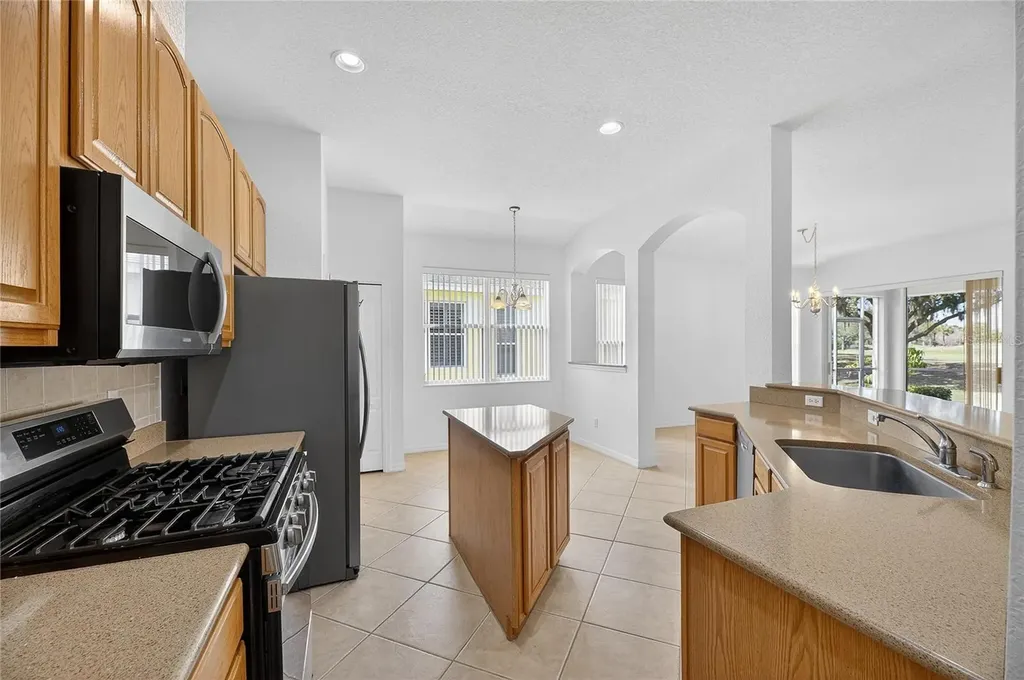 1013 Emerald Dunes Drive Sun City Center FL 33573