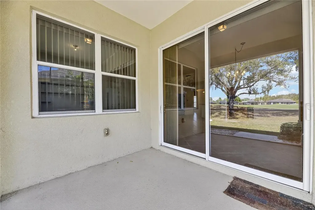 1013 Emerald Dunes Drive Sun City Center FL 33573