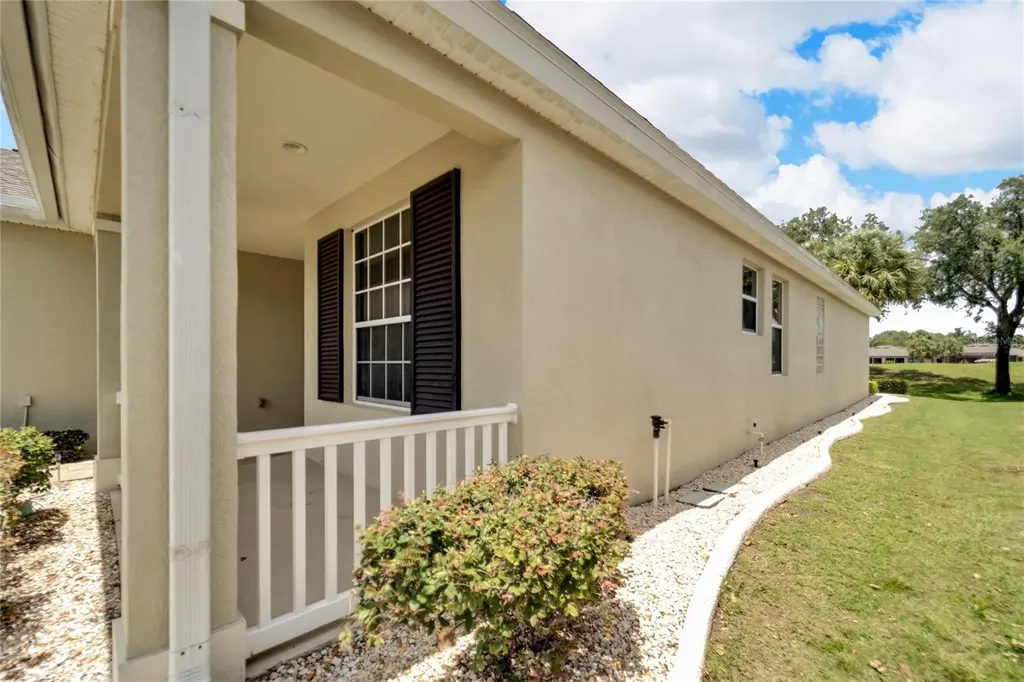 1013 Emerald Dunes Drive Sun City Center FL 33573