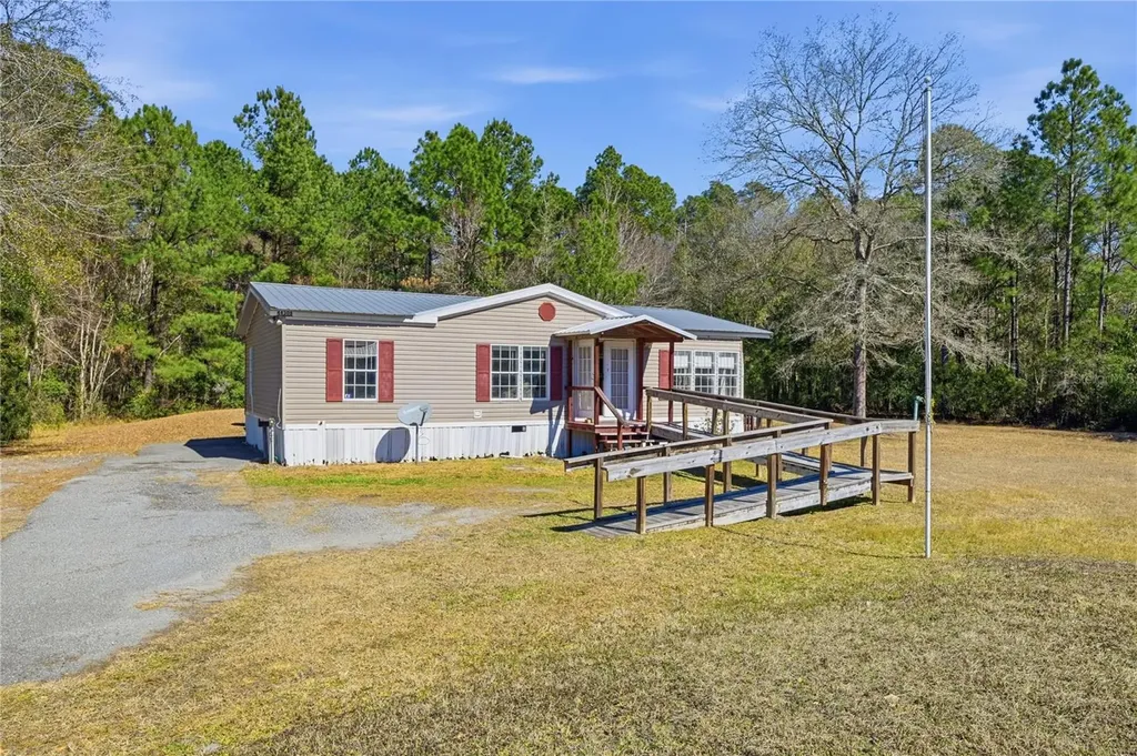 44326 Woodland Circle Callahan FL 32011