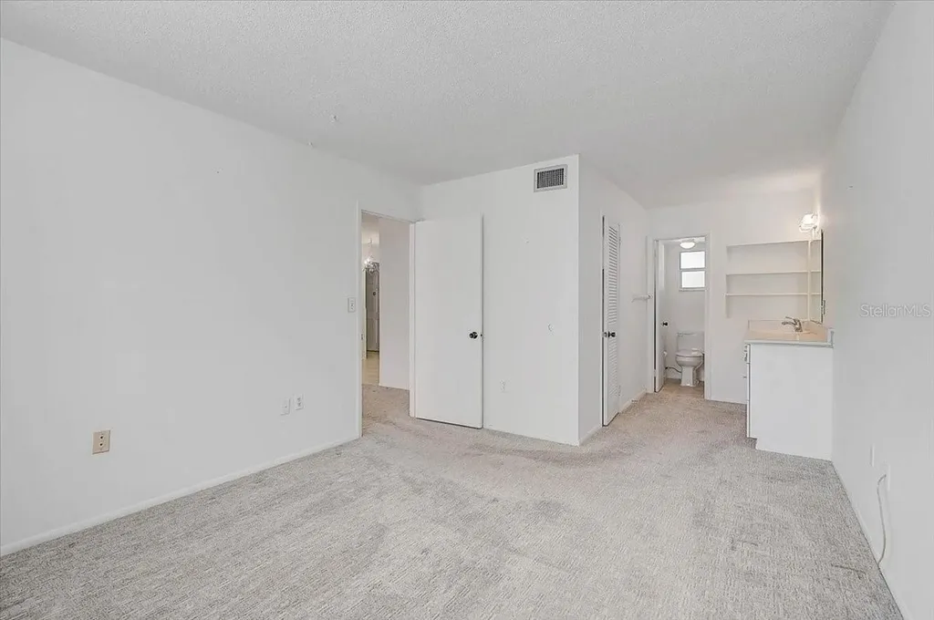 2875 Swifton Drive Sarasota FL 34231