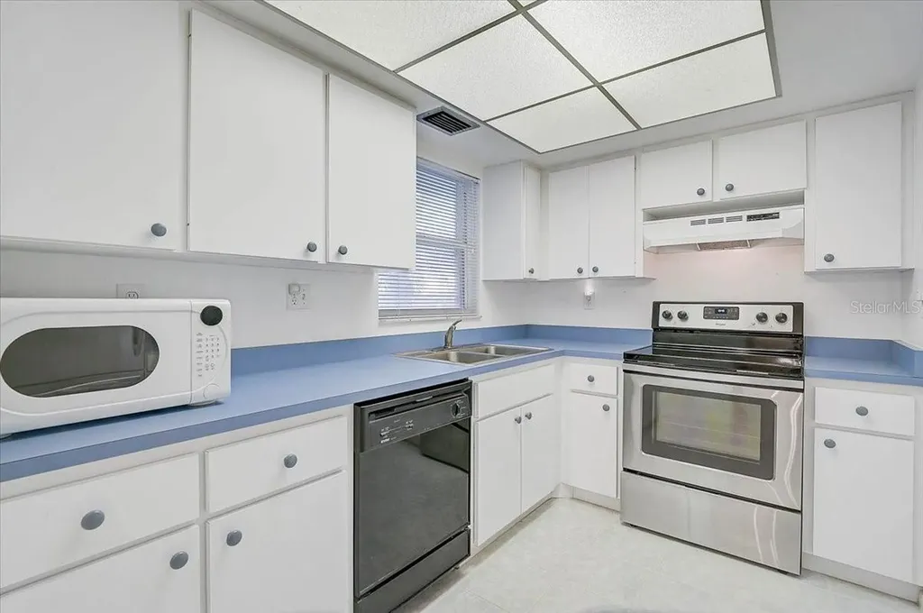 2875 Swifton Drive Sarasota FL 34231