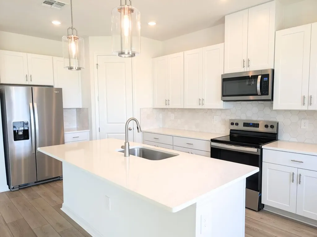 9017 Venetia Court Palmetto FL 34221