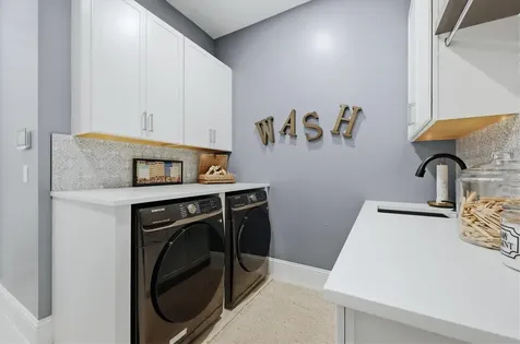 8340 Sea Glass Court Sarasota FL 34240