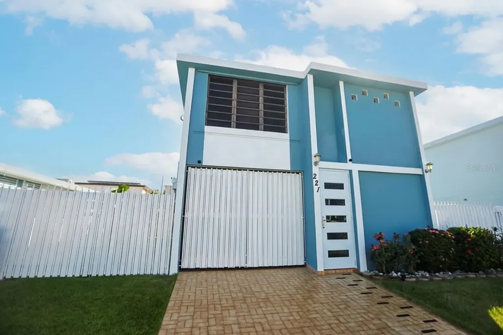 221 Calle Manati Rio Grande PR 00745