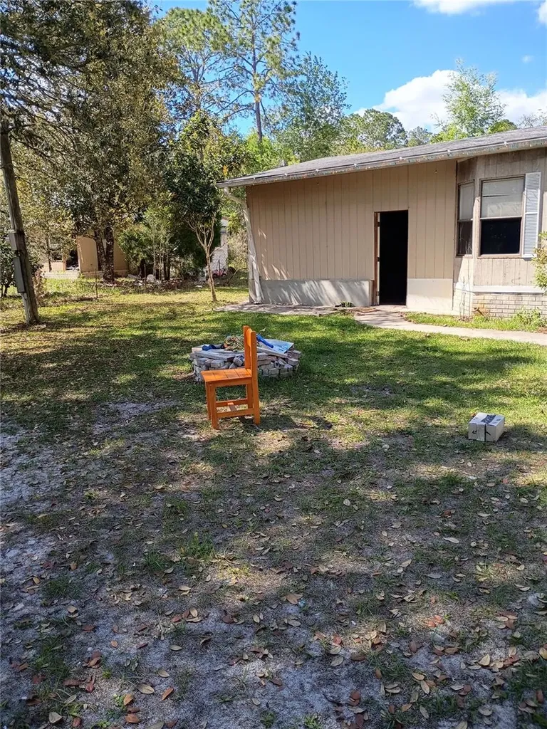 112 Thompson Avenue Interlachen FL 32148
