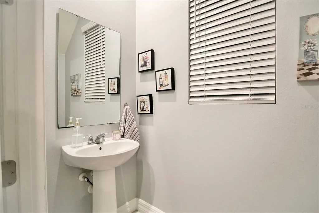 2280 Avian Loop Kissimmee FL 34741